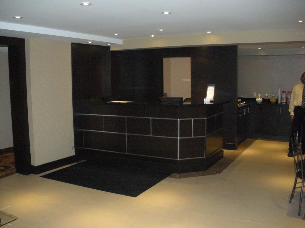 Comfort Inn East Scarborough Торонто Экстерьер фото