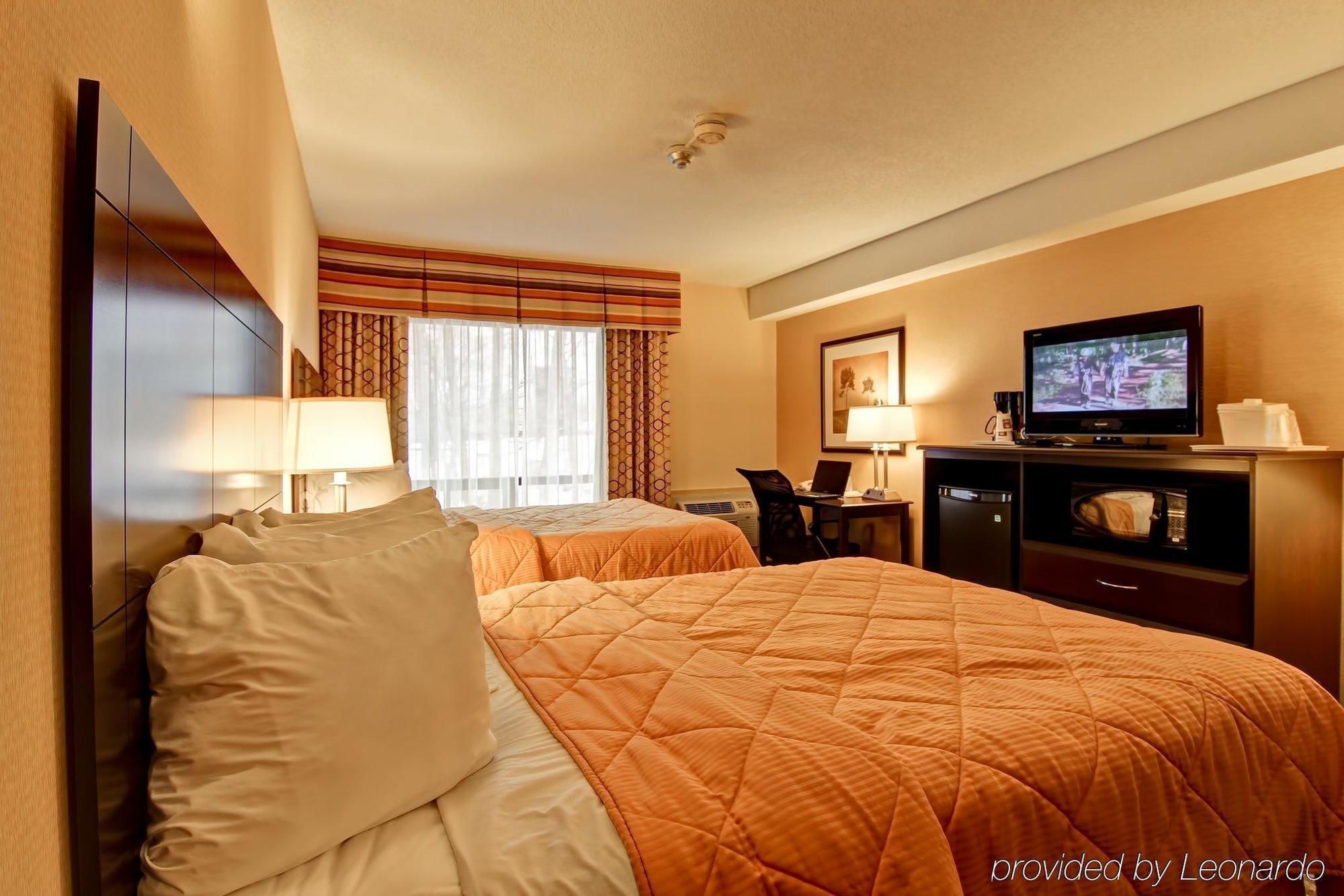 Comfort Inn East Scarborough Торонто Экстерьер фото