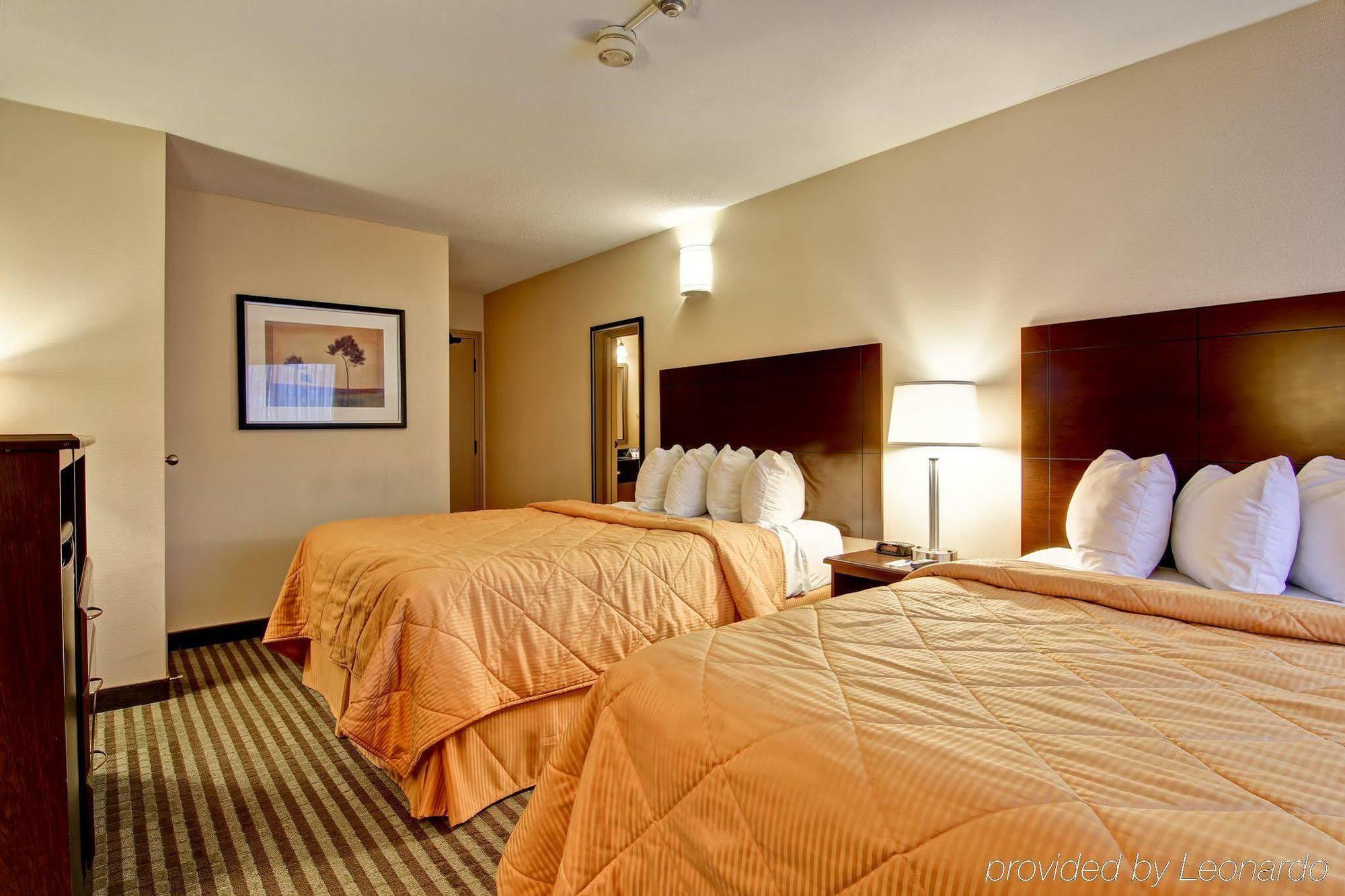 Comfort Inn East Scarborough Торонто Экстерьер фото