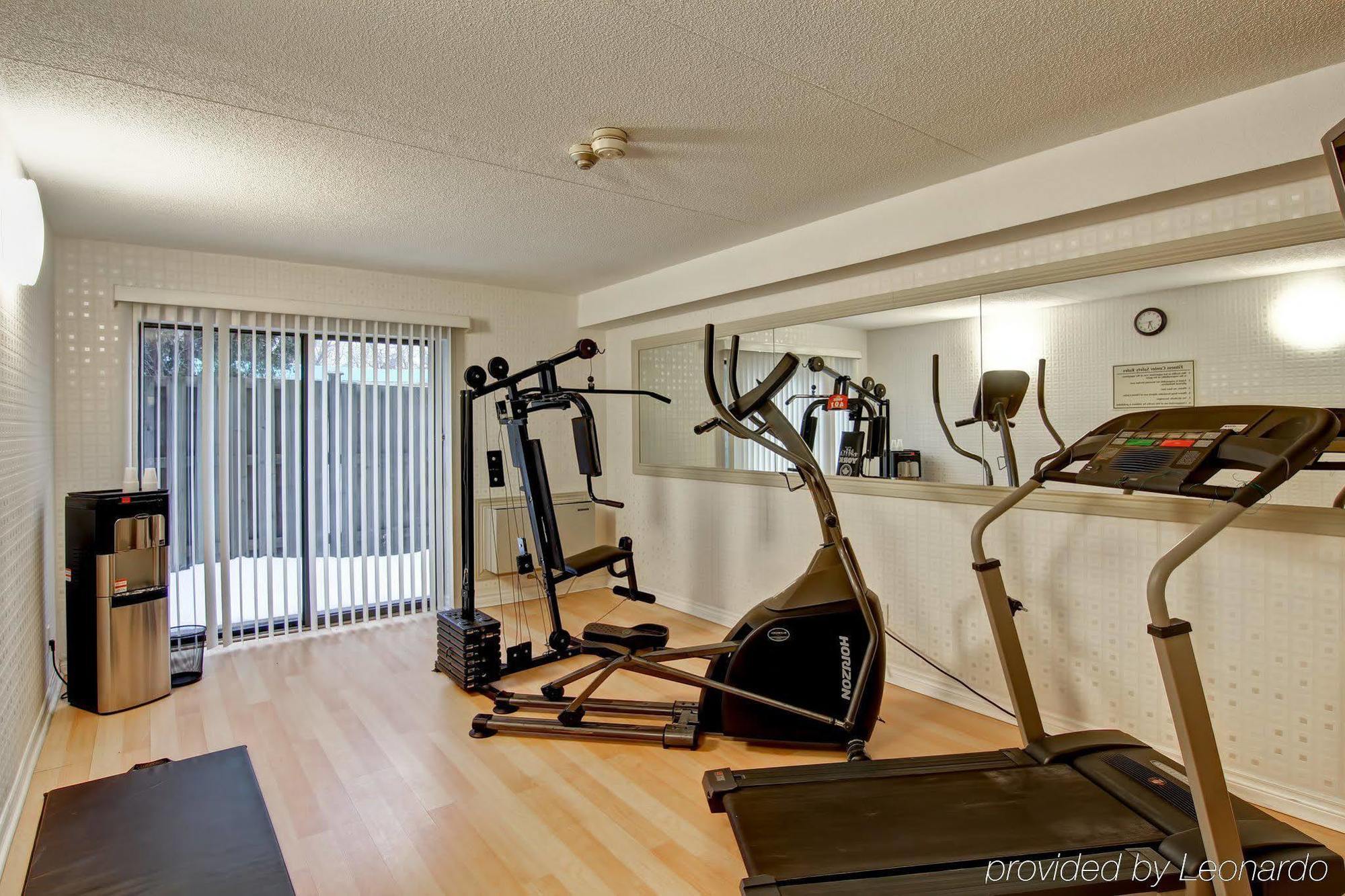 Comfort Inn East Scarborough Торонто Экстерьер фото