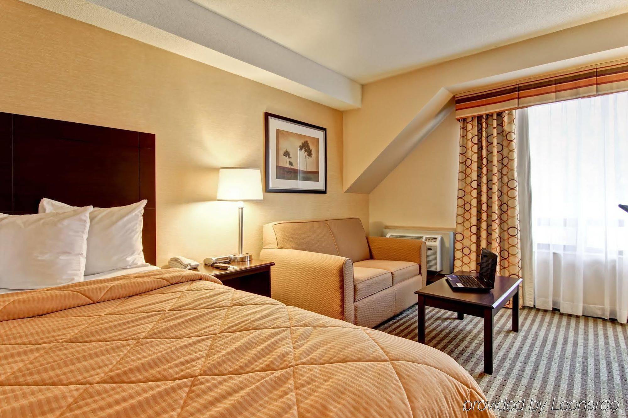 Comfort Inn East Scarborough Торонто Экстерьер фото